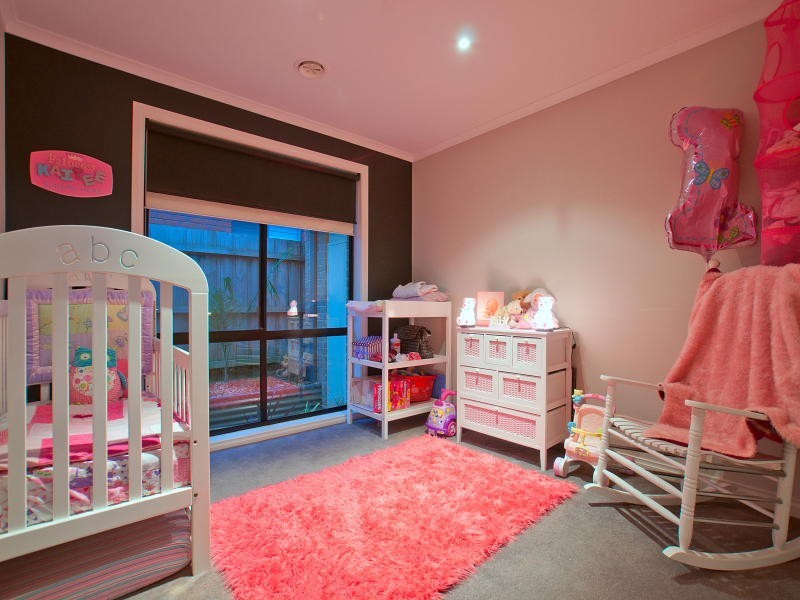 9 Lahinch Grove, Cranbourne VIC 3977