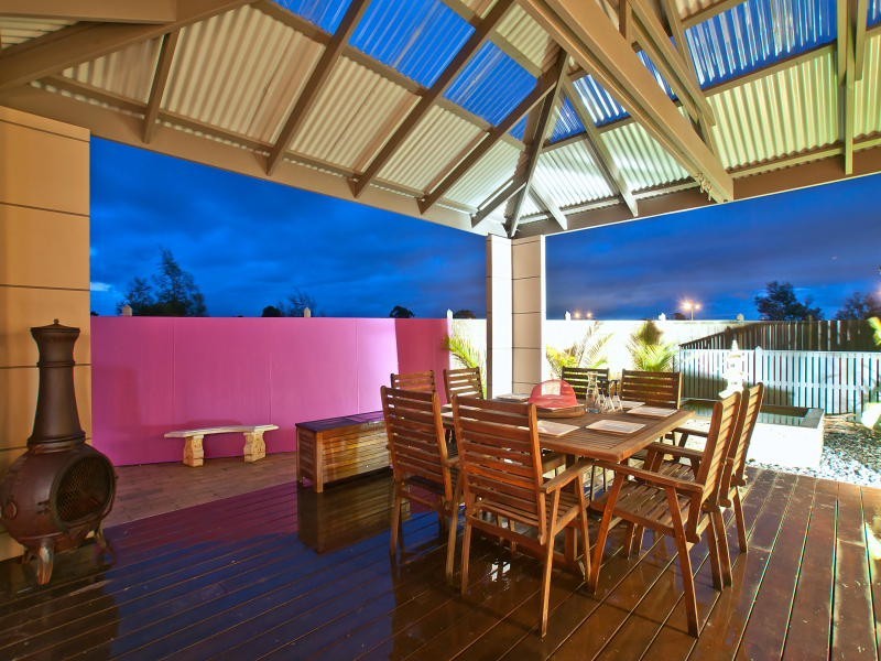 9 Lahinch Grove, Cranbourne VIC 3977