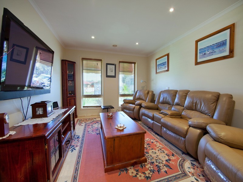 24 Brumbys Road, Carrum Downs VIC 3201