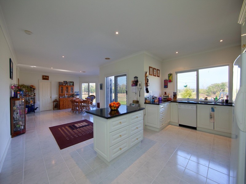 15 Walter Way, Cranbourne South VIC 3977