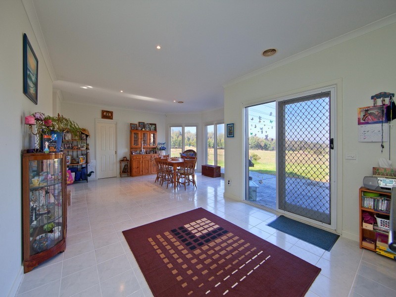 15 Walter Way, Cranbourne South VIC 3977