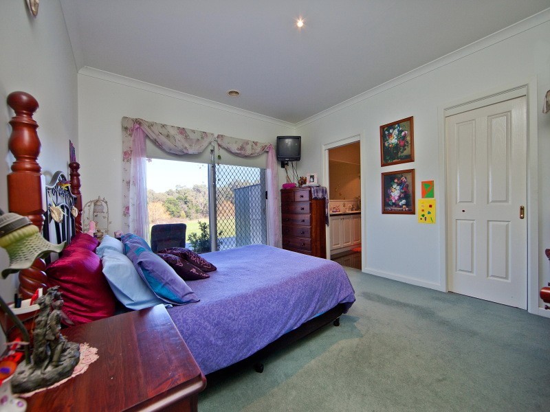 15 Walter Way, Cranbourne South VIC 3977