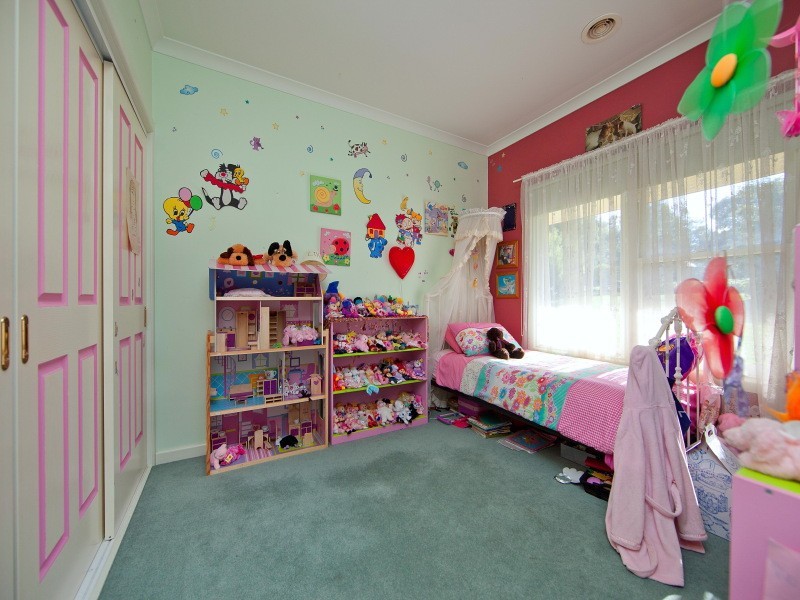 15 Walter Way, Cranbourne South VIC 3977