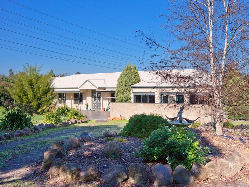 15 Walter Way, Cranbourne South VIC 3977