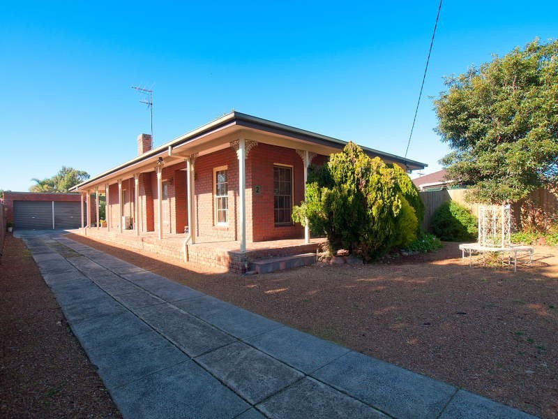 2 Roberts Road, Cranbourne VIC 3977