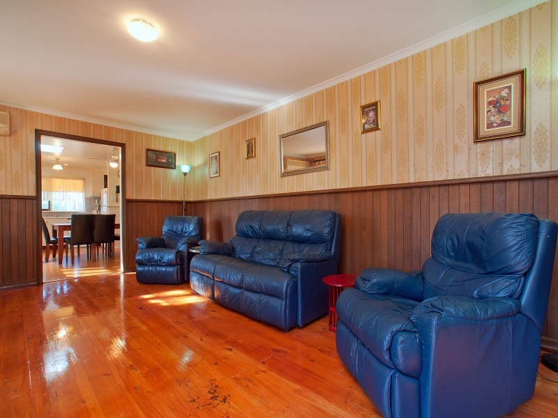 2 Roberts Road, Cranbourne VIC 3977