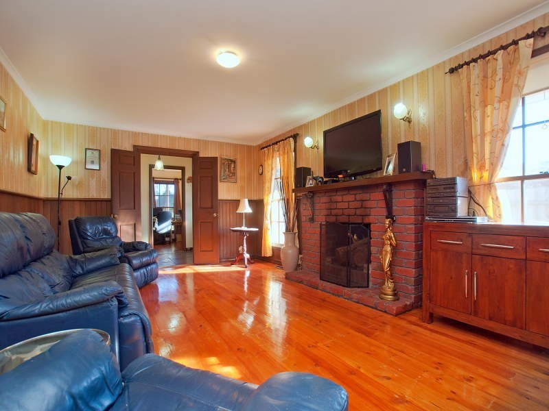 2 Roberts Road, Cranbourne VIC 3977