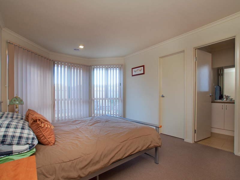 25 Kingdom Drive, Cranbourne VIC 3977