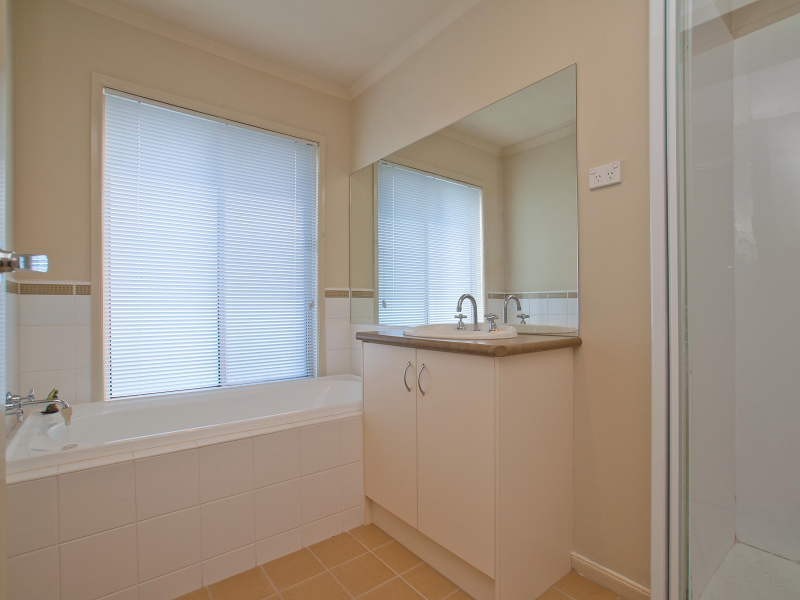 25 Kingdom Drive, Cranbourne VIC 3977