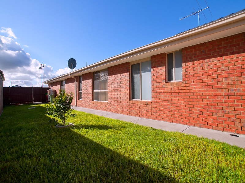 25 Kingdom Drive, Cranbourne VIC 3977