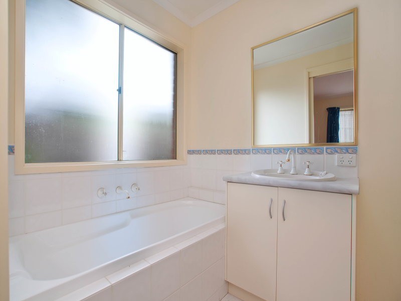 58 Laurel Crescent, Carrum Downs VIC 3201