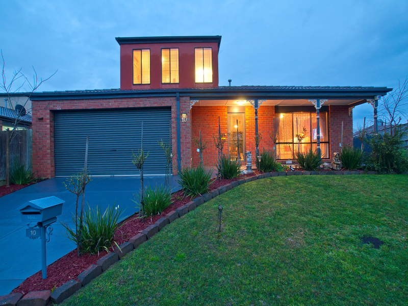 10 Fiander Close, Cranbourne East VIC 3977