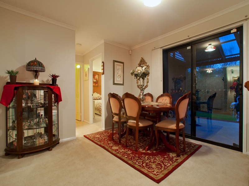 10 Fiander Close, Cranbourne East VIC 3977