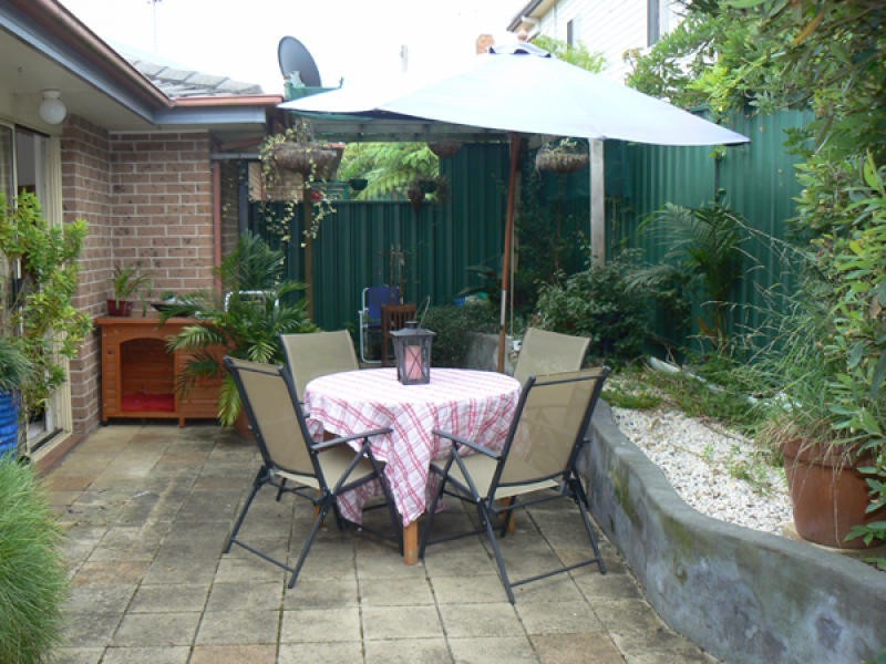 2/11 Aitchandar Road, Ryde NSW 2112