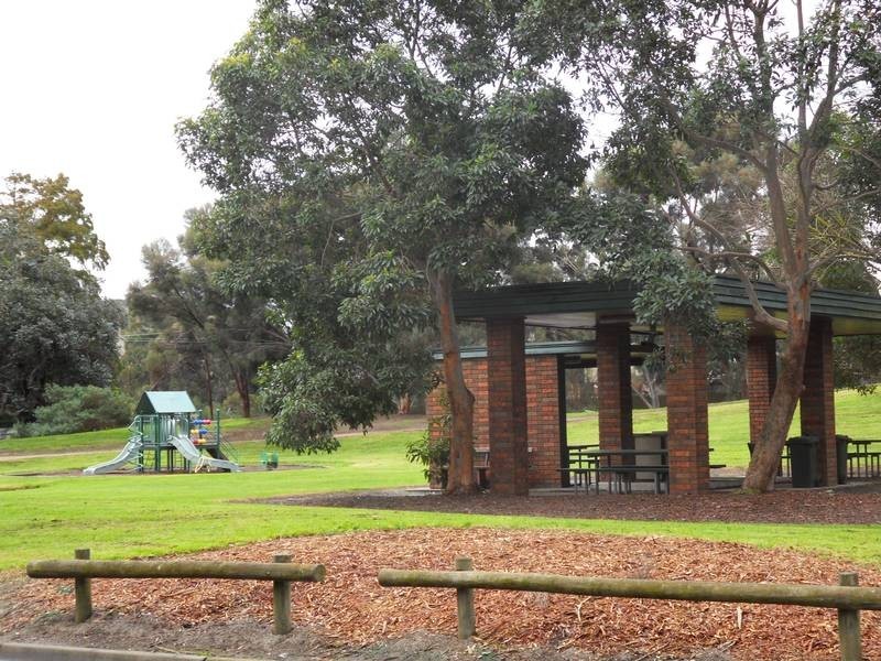 3/28 Mc Comas Grove, Burwood VIC 3125