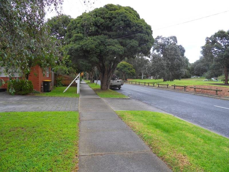3/28 Mc Comas Grove, Burwood VIC 3125