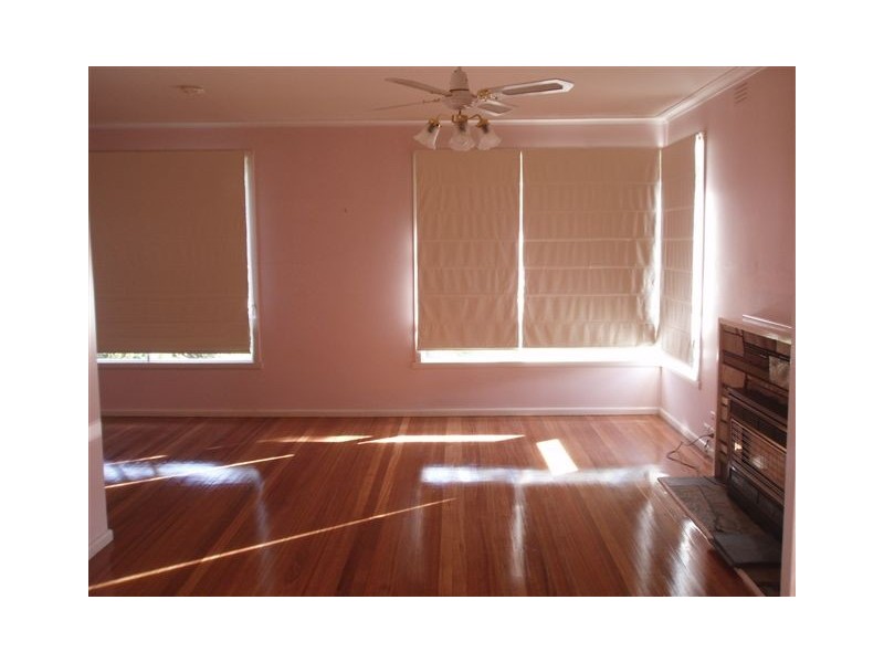 12 Edgewood Avenue, Burwood East VIC 3151