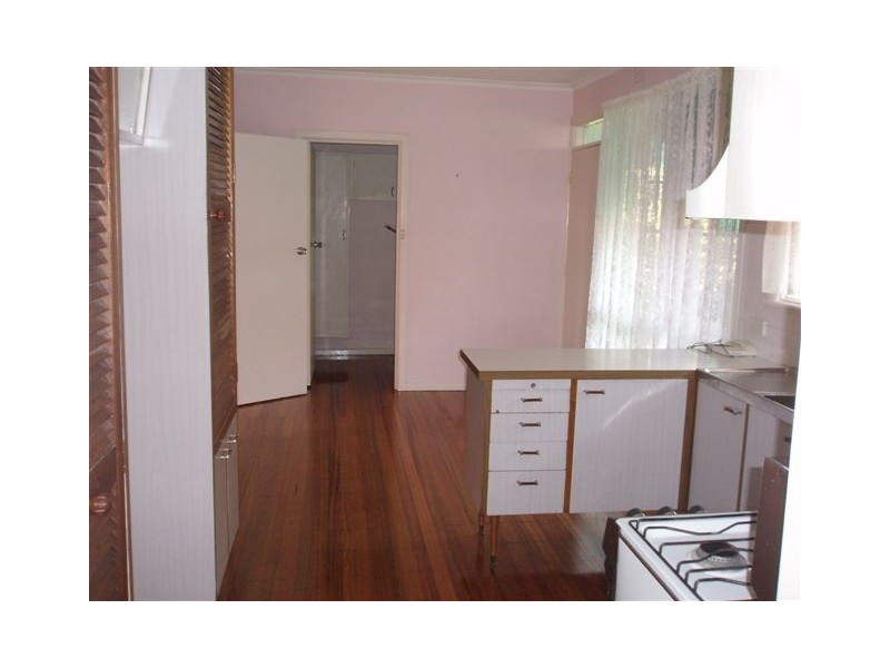 12 Edgewood Avenue, Burwood East VIC 3151