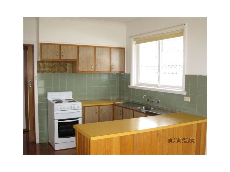 16 Newhaven Road, Burwood East VIC 3151