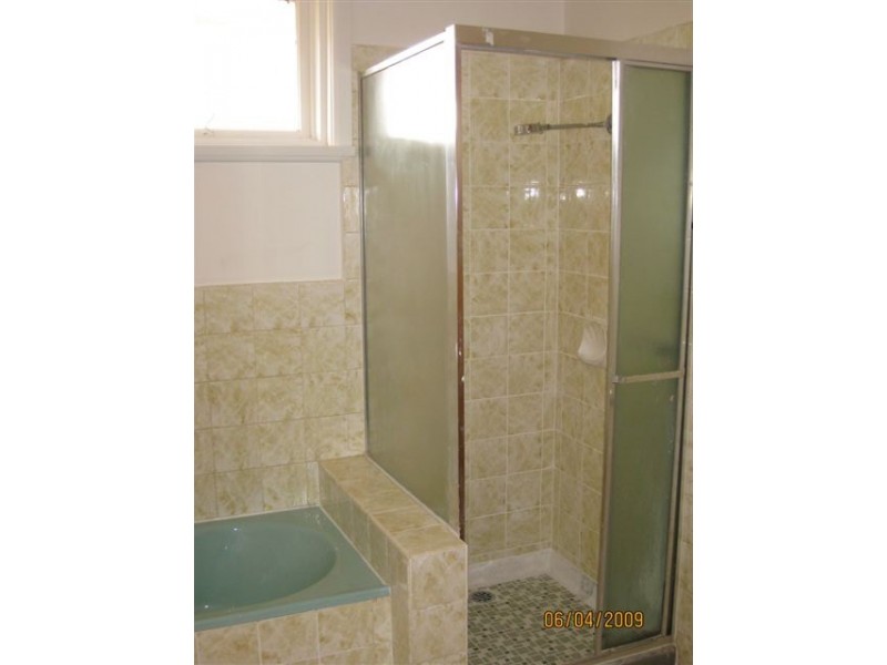 16 Newhaven Road, Burwood East VIC 3151