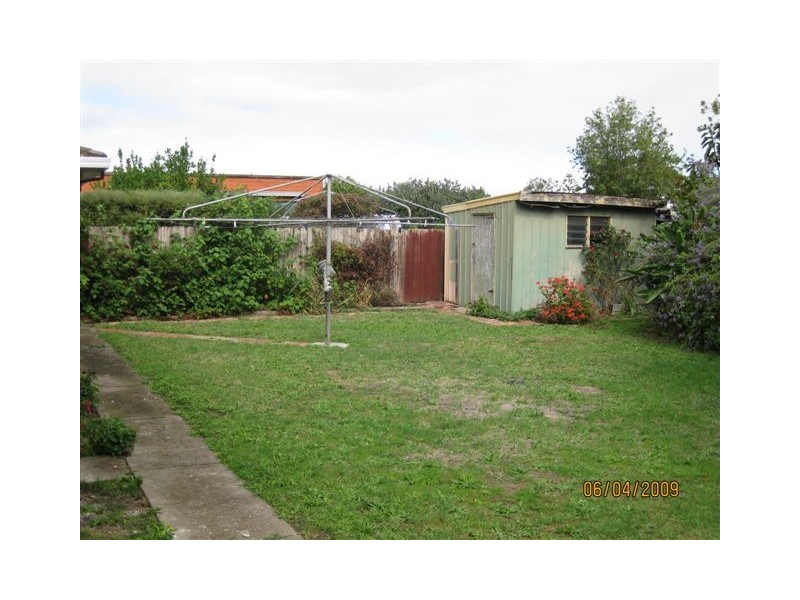 16 Newhaven Road, Burwood East VIC 3151