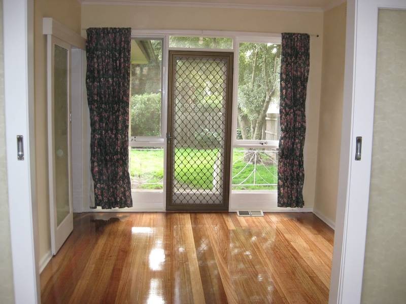 5 Manooka Street, Burwood East VIC 3151