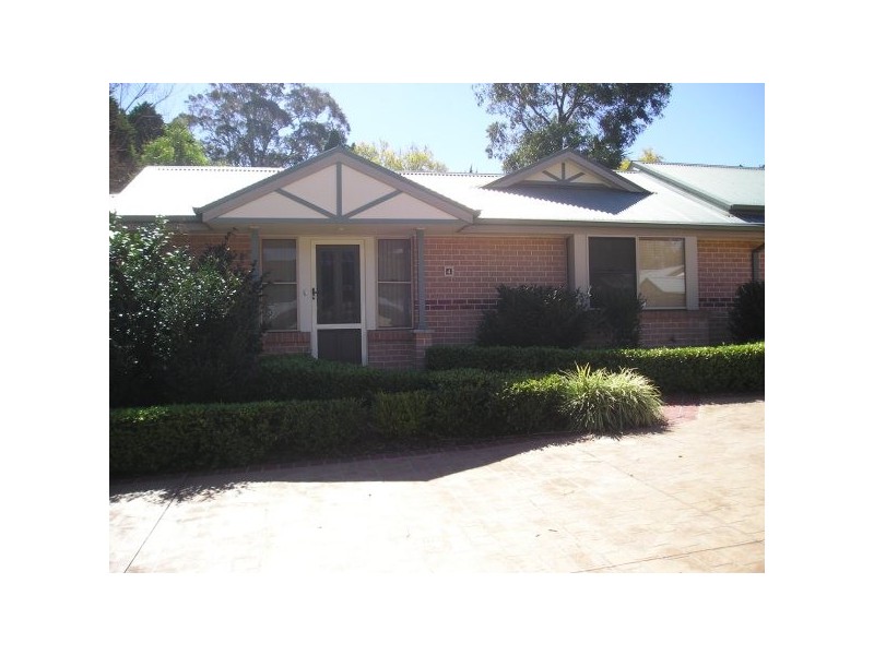 4/1-5 Bland Road, Springwood NSW 2777