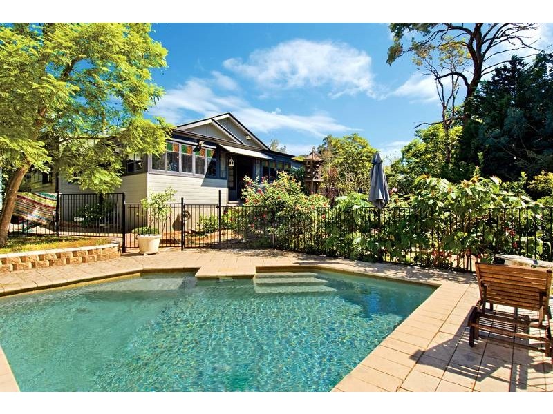 19 Mona Rd, Woodford NSW 2778