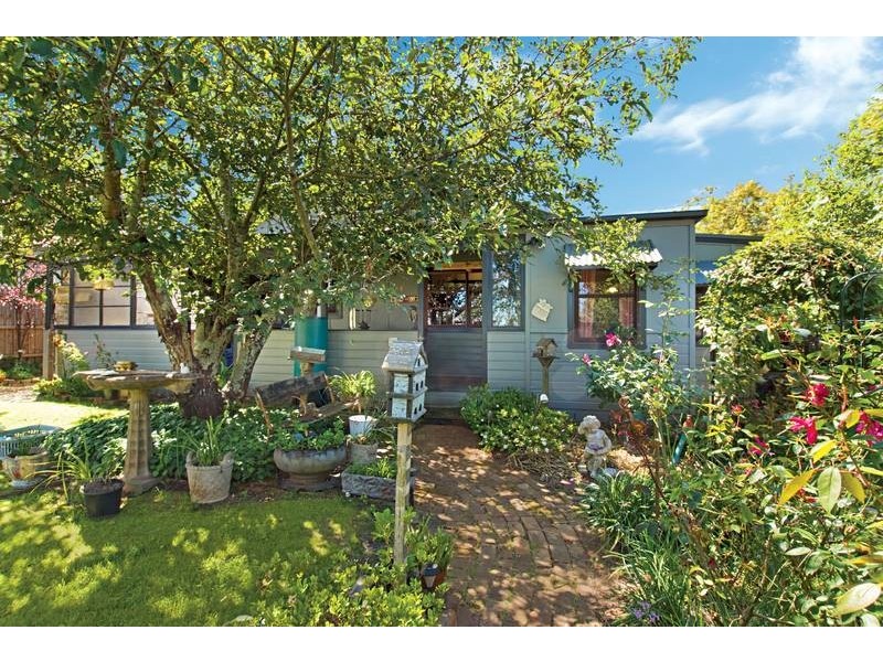 19 Mona Road, Woodford NSW 2778