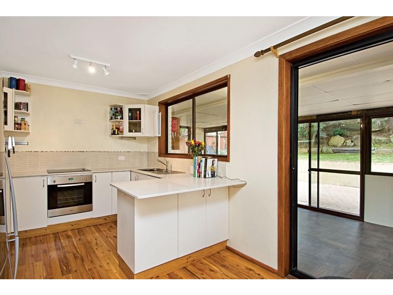 7 Meeks Cres, Faulconbridge NSW 2776