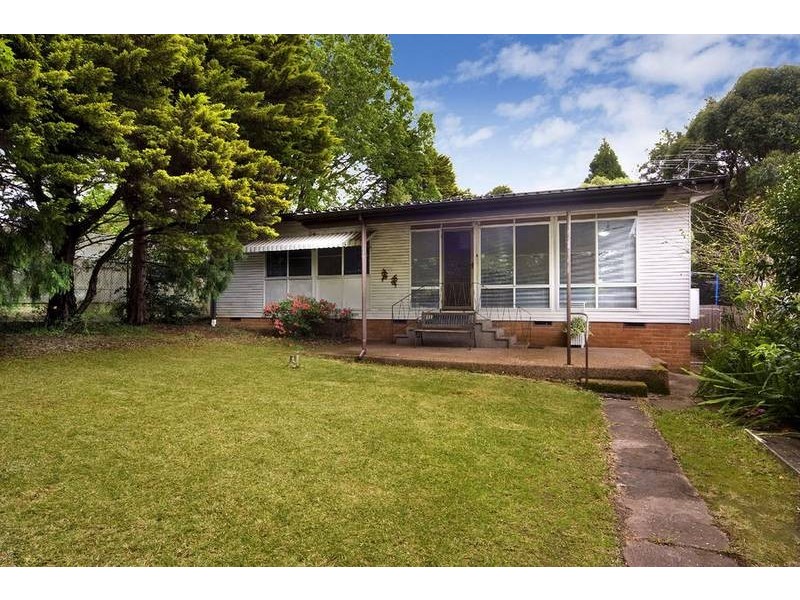 24 Charles St, Springwood NSW 2777