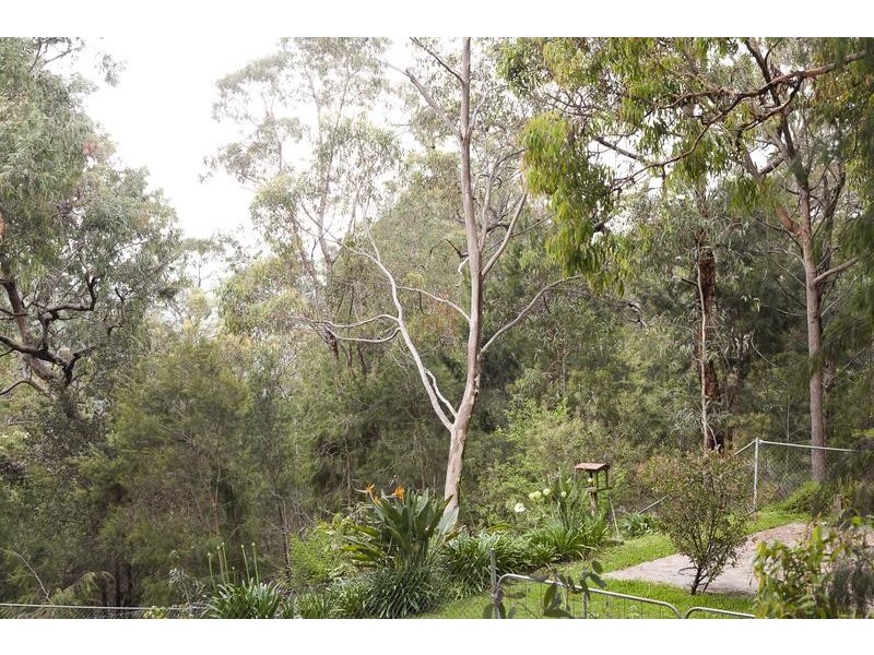 5 Roberts Parade, Hawkesbury Heights NSW 2777