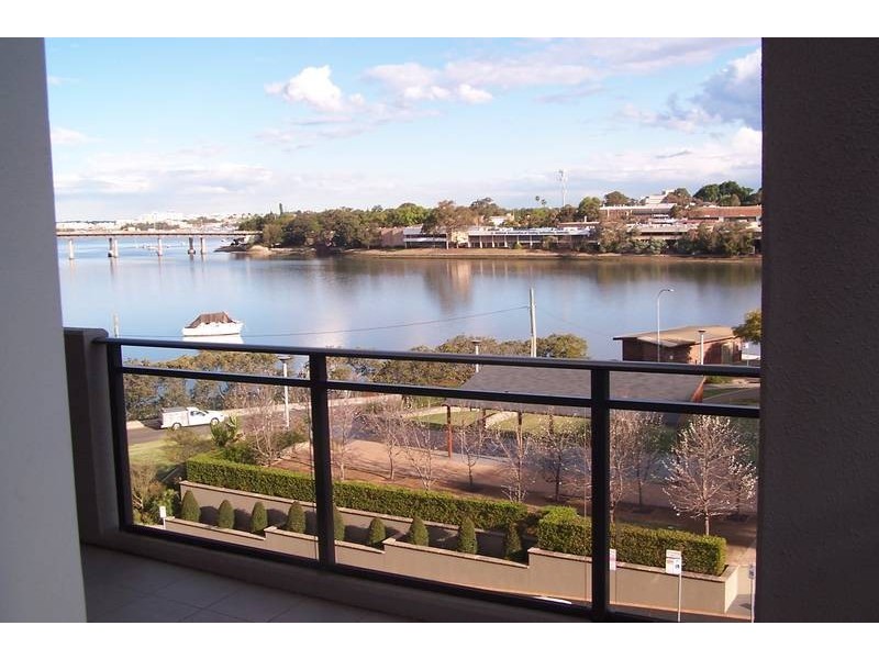 17/1 Bay Drive, Meadowbank NSW 2114