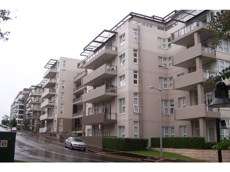 8/3 Bay Drive, Meadowbank NSW 2114