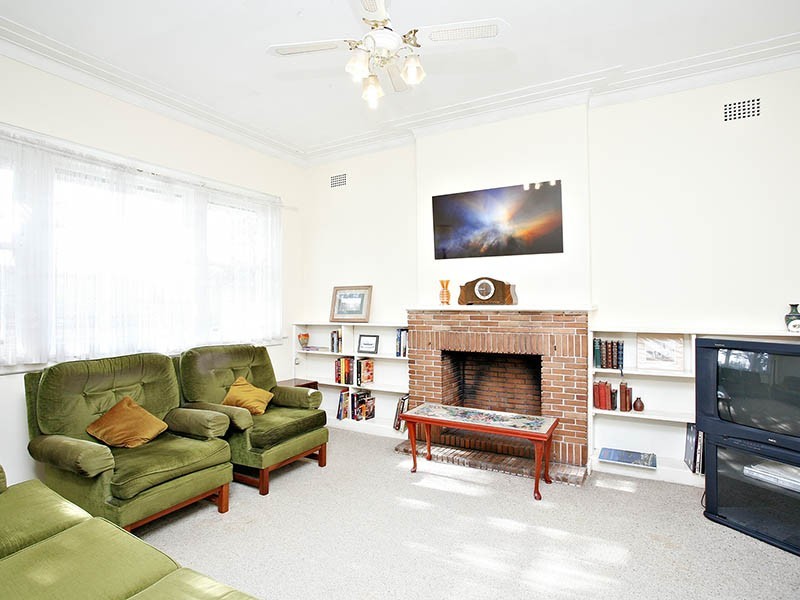 25 Woodbine Crescent, Ryde NSW 2112