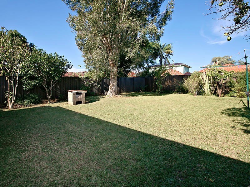 25 Woodbine Crescent, Ryde NSW 2112