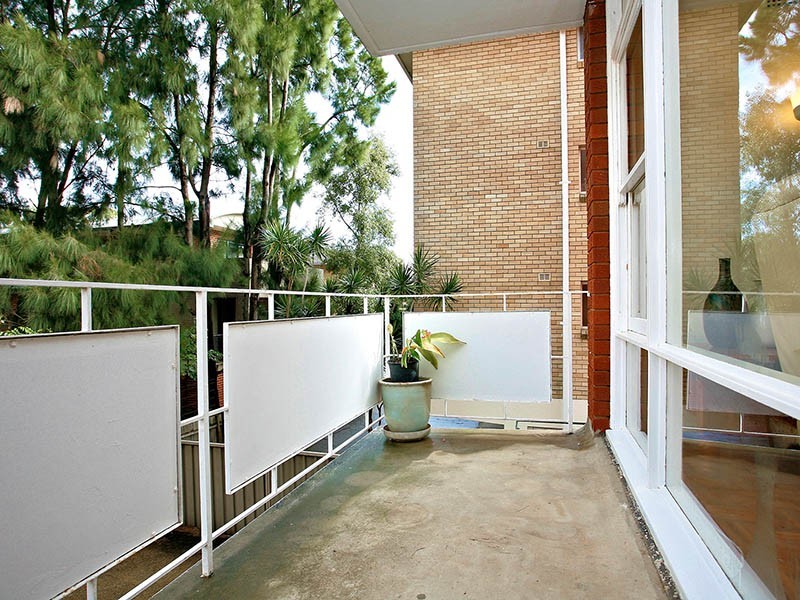 2/4 Coulter Street, Gladesville NSW 2111