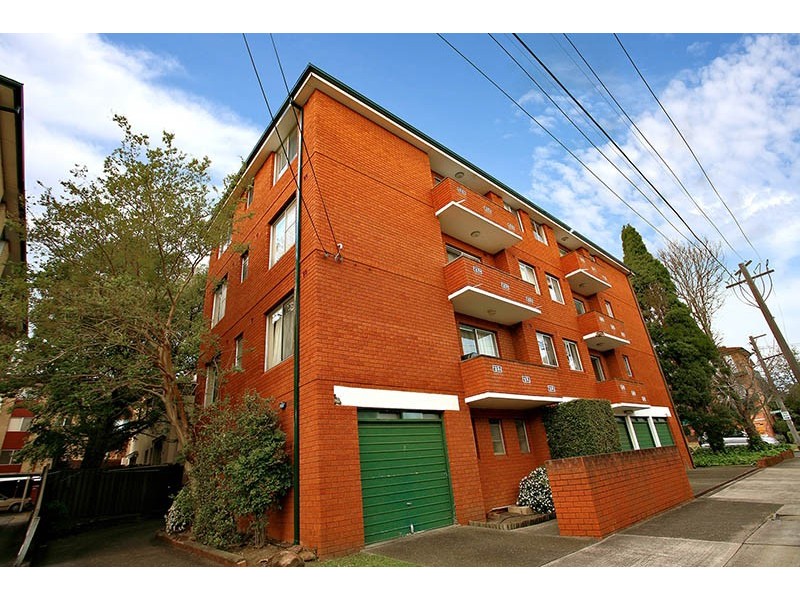 2/11 Linsley Street, Gladesville NSW 2111