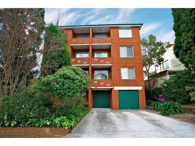 2/11 Linsley Street, Gladesville NSW 2111
