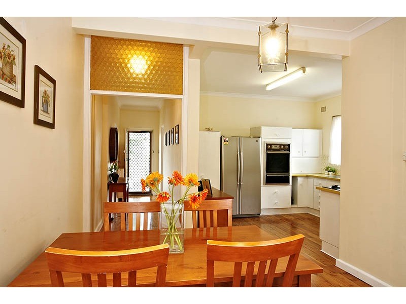 25 Woodbine Crescent, Ryde NSW 2112