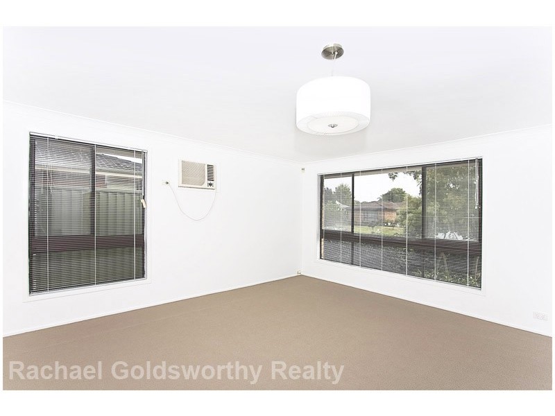 8 Meares Road, Mcgraths Hill NSW 2756