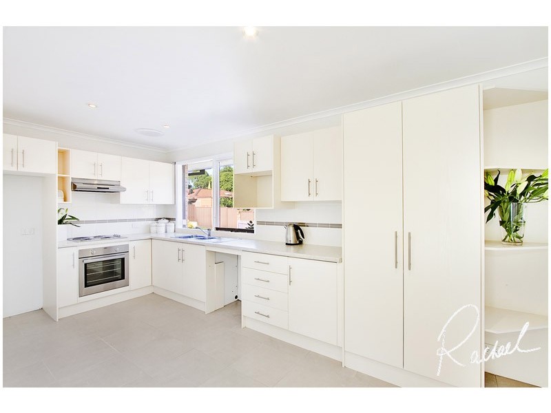 8 Books Crescent, Mcgraths Hill NSW 2756