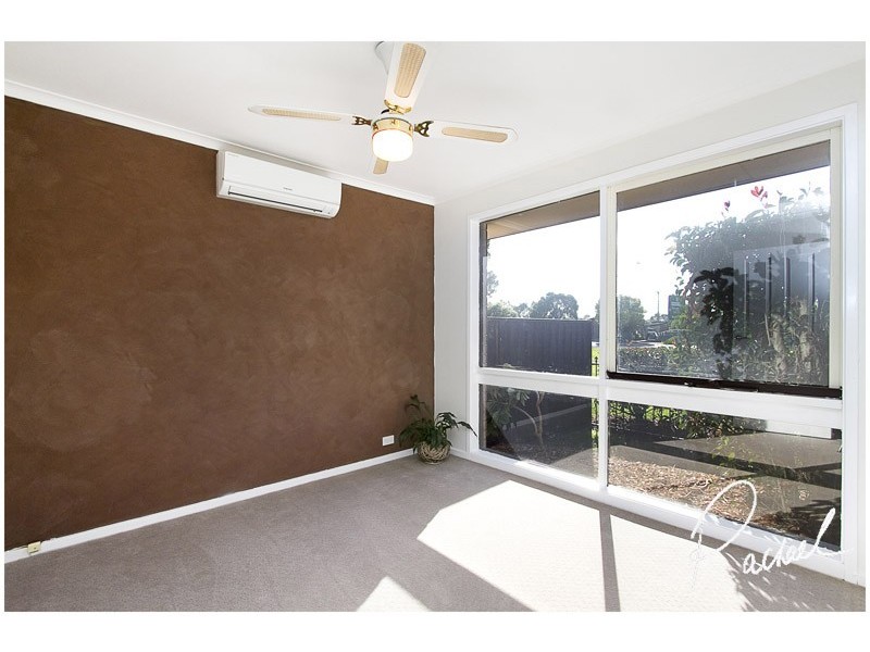 8 Books Crescent, Mcgraths Hill NSW 2756