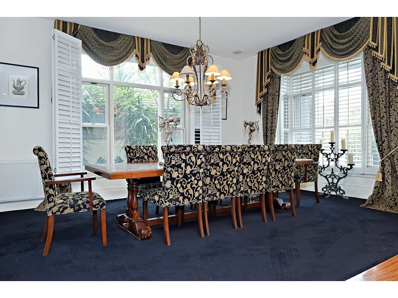 7 Linacre Road, Hampton VIC 3188