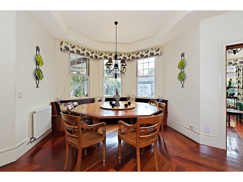 7 Linacre Road, Hampton VIC 3188