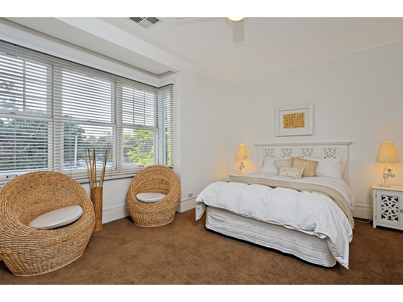 7 Linacre Road, Hampton VIC 3188
