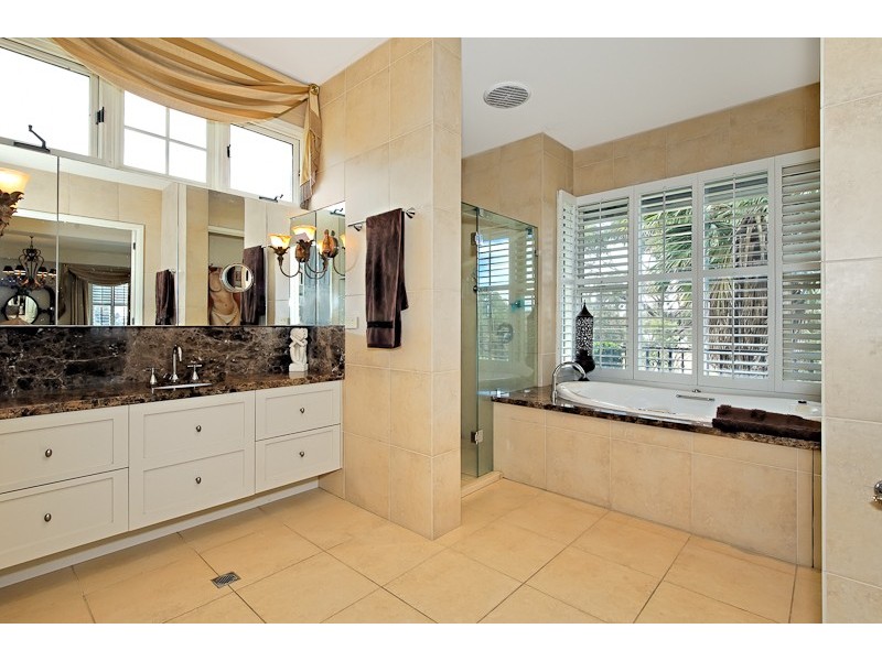 7 Linacre Road, Hampton VIC 3188