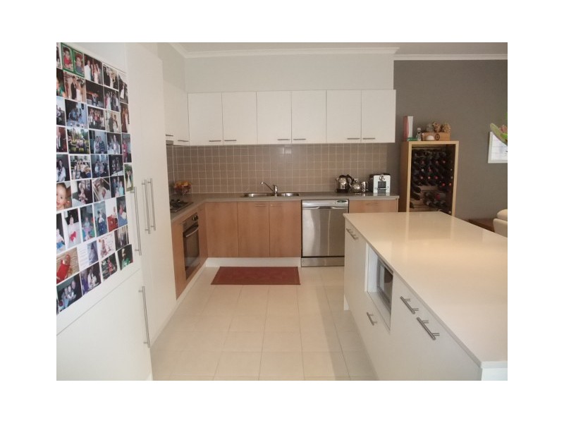 15 Pinehurst Way, Heatherton VIC 3202