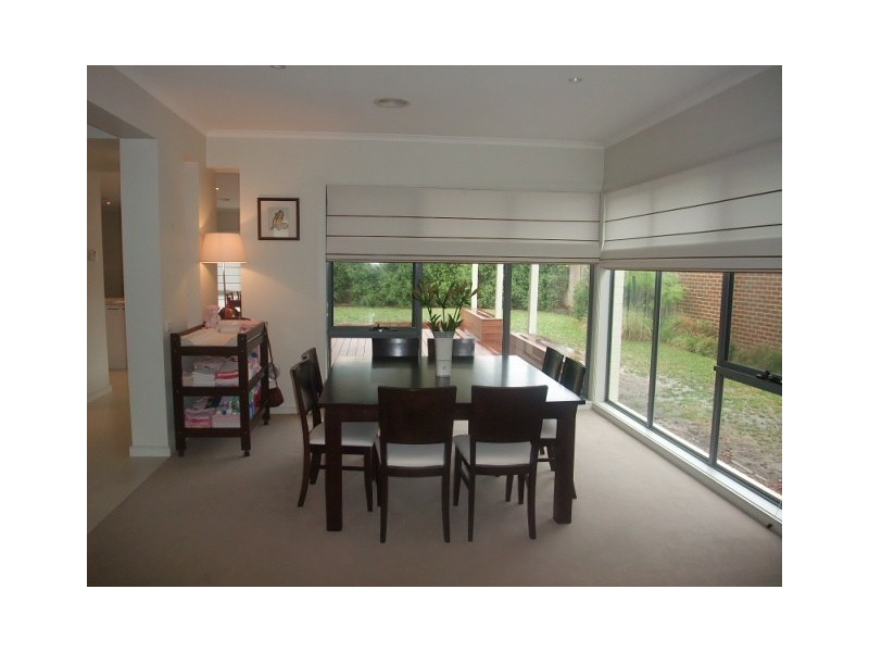 15 Pinehurst Way, Heatherton VIC 3202