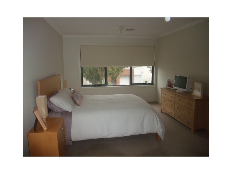 15 Pinehurst Way, Heatherton VIC 3202